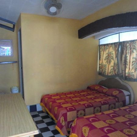 Casa De Huespedes Santa Fe Acapulco Hotel Ngoại thất bức ảnh