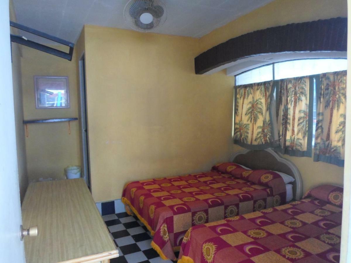 Casa De Huespedes Santa Fe Acapulco Hotel Ngoại thất bức ảnh